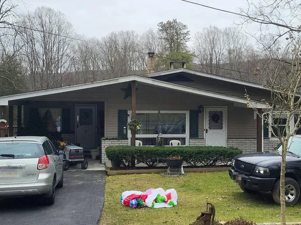 150 Green Briar Rd, Stroudsburg, PA 18360