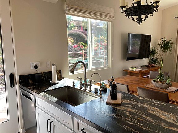 Kitchen is open to the livingroom