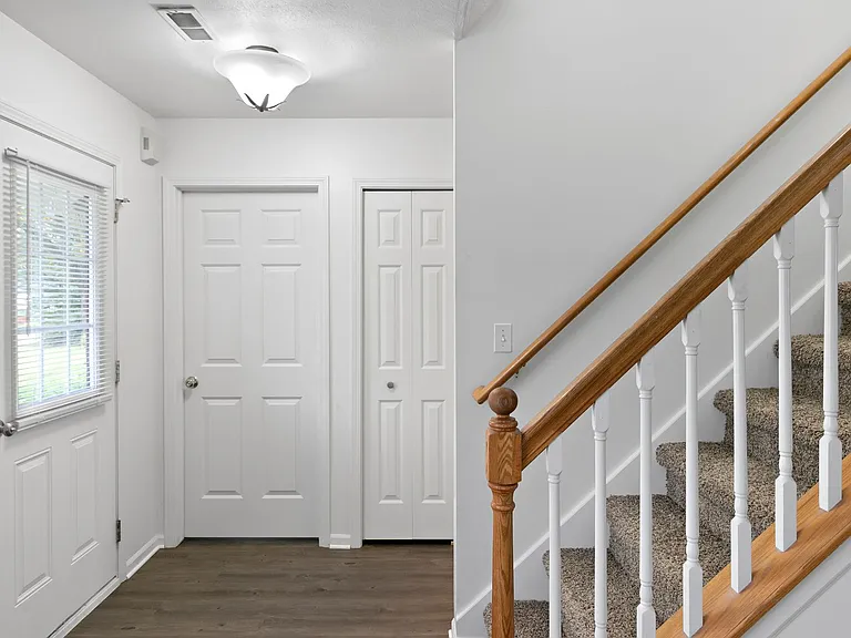 711 Cattail Ln — Photo 10