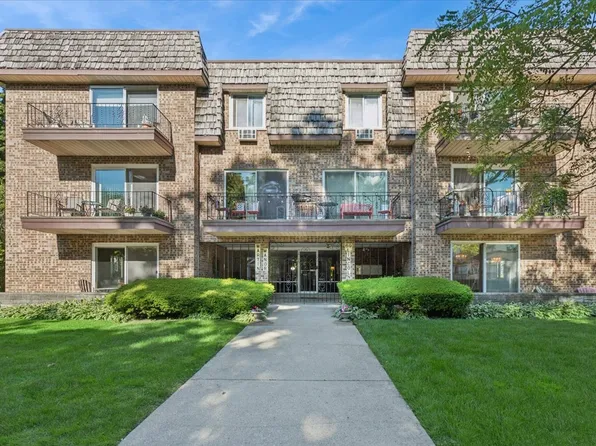 69 Lincoln Ave APT 1S, Riverside, IL 60546