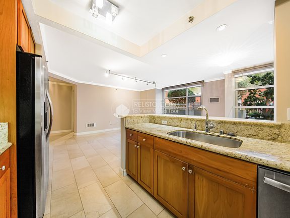 5th image of 1800 Washington St APT 111