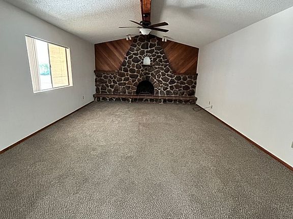 4th image of 2401 Cosnina Dr