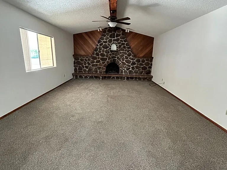 2401 Cosnina Dr — Photo 4