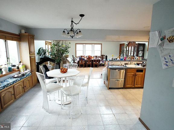 5th image of 387 Frog Pond Rd