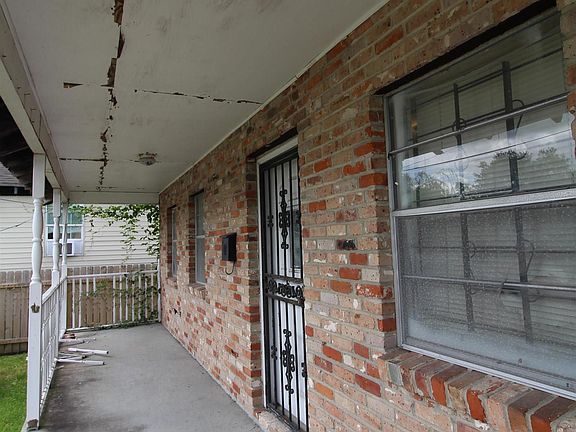 2nd image of 1001 Pacific Ave
