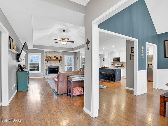 2nd image of 3701 Charleston Way