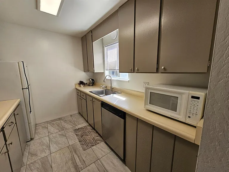 1060 Oak Grove Rd #37 — Photo 8