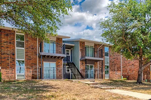 8021 W Elizabeth Ln #115 Photo 1