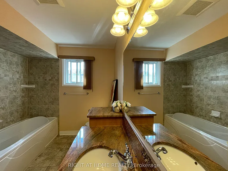 1163 Rosethorne Rd #UPPER — Photo 8