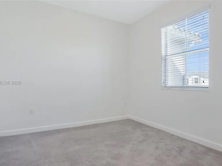 2676 SE 12th St #2676 — Photo 32