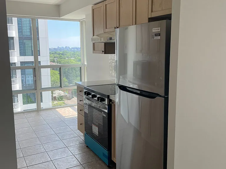 28 Olive Ave #1602 — Photo 4
