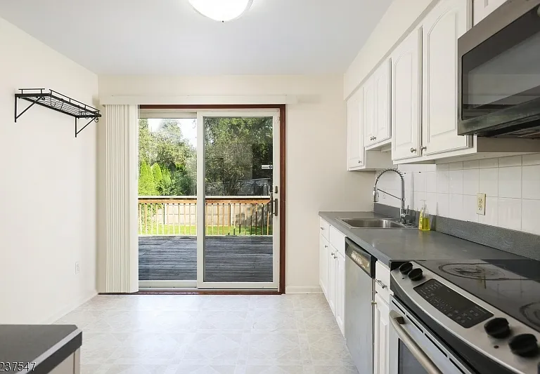 2128 W Broad St — Photo 12