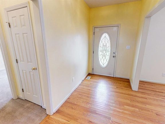 4th image of 839 Southwick Ave
