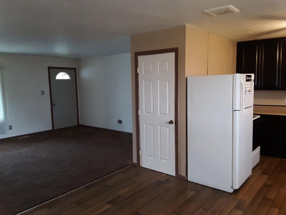 1st image of 4222 Crest Dr
