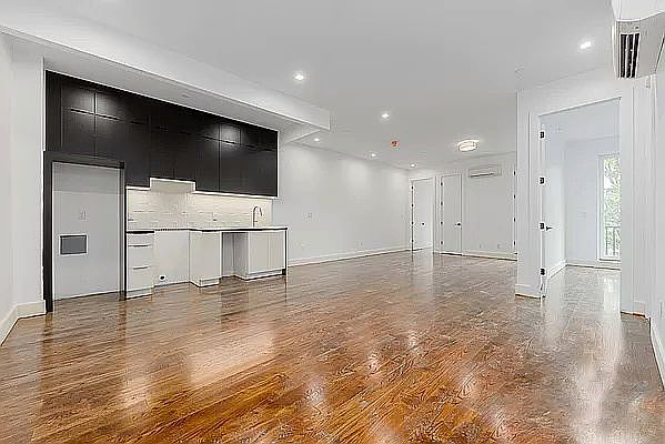 1st image of 2909 Snyder Ave #4B