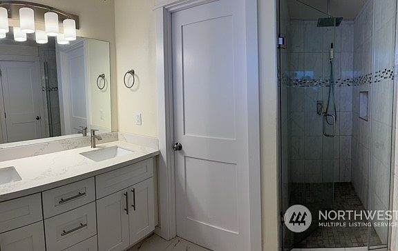 4th image of 1627 169th Avenue NE