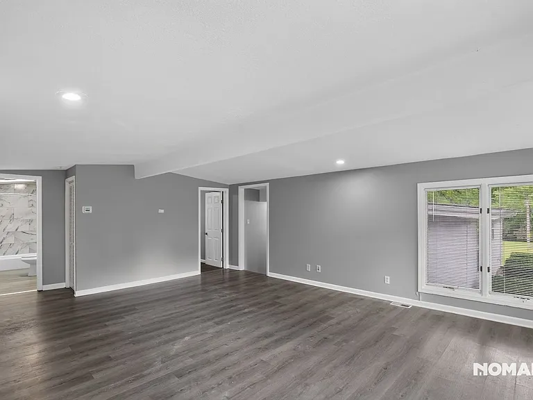 420 E Aberdeen St — Photo 6