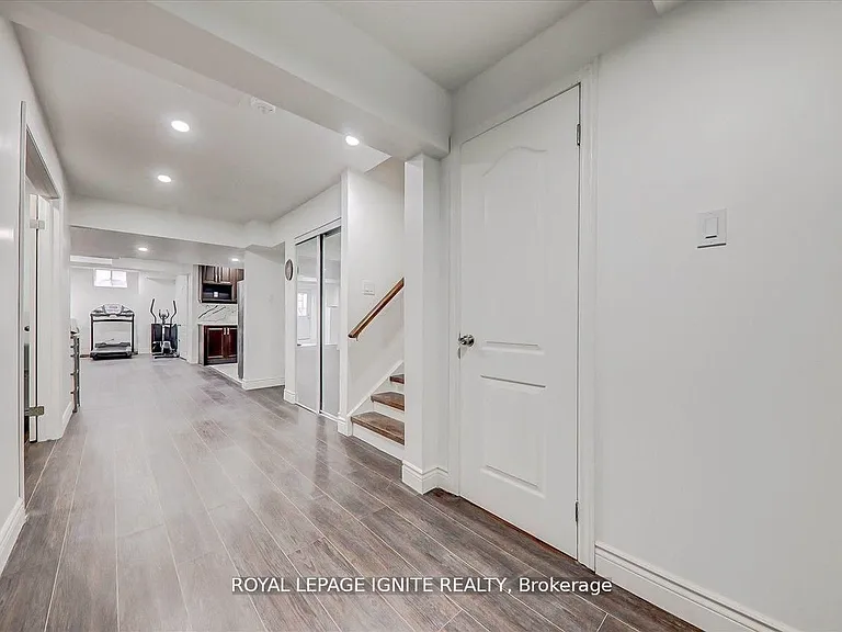 114 Lawrence Pilkington Ave #BASEMENT — Photo 14