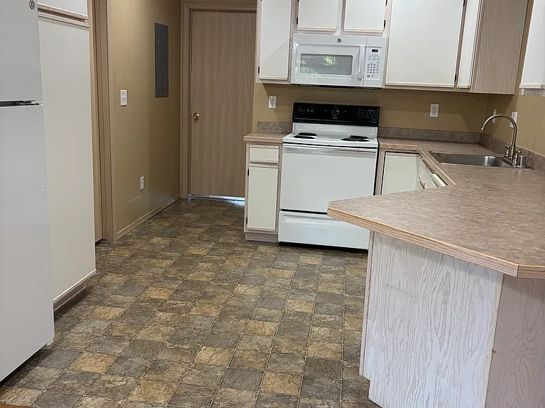 720 N Lindell Ave — Photo 12