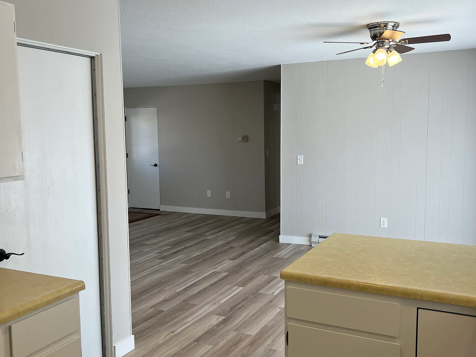 2 bed, 956 sqft, $1,995 — Photo 3