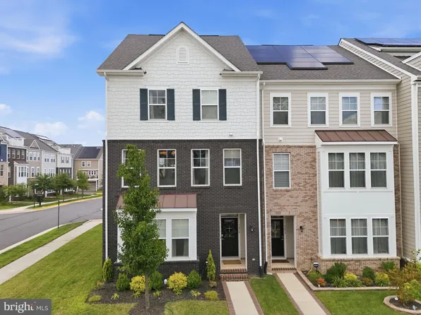 1476 Meadowlark Glen Rd, Dumfries, VA 22026