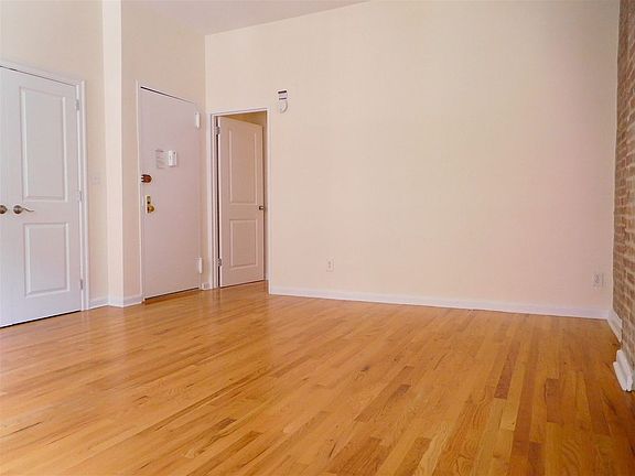 3rd image of 345 W 85th St APT 33