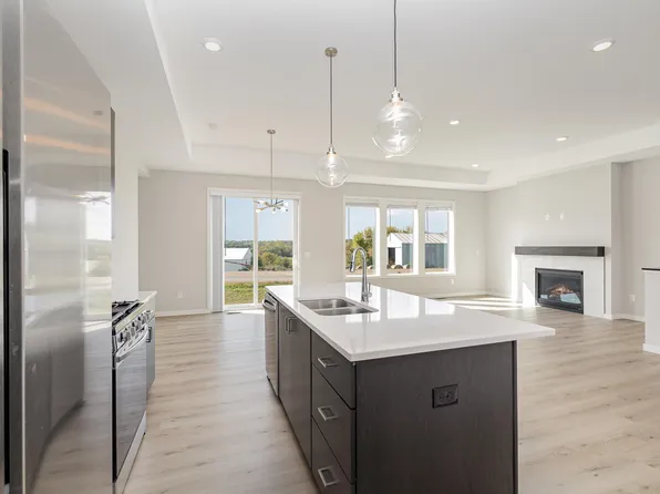 9035 62nd St S, Cottage Grove, MN 55016