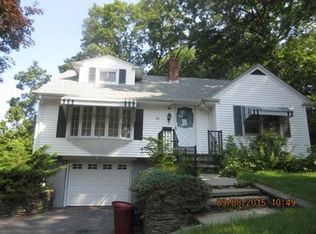 68 Durfee Rd, Tiverton, RI 02878