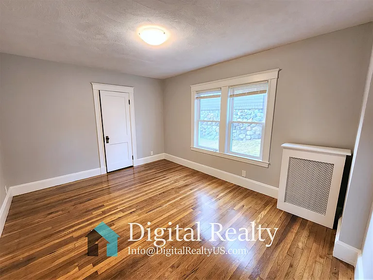 98 Irving St — Photo 8