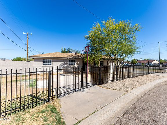 2nd image of 1001 N 30TH Avenue