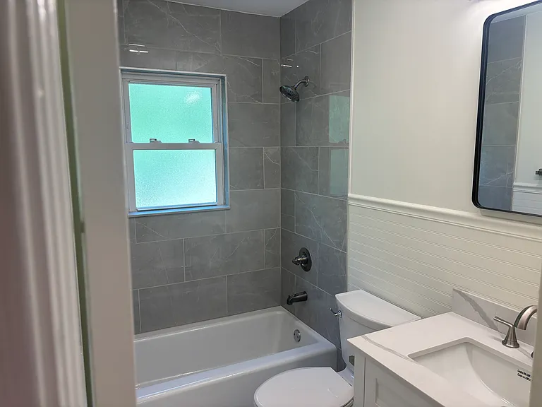 7604 Briar St — Photo 3