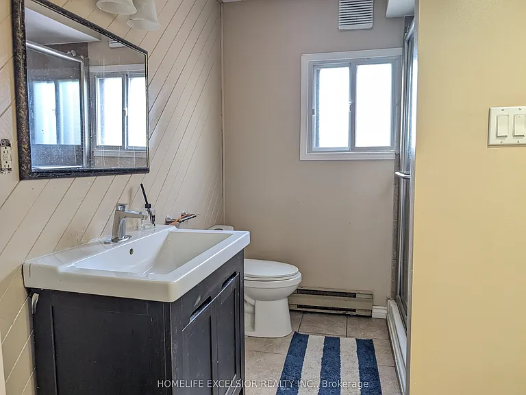 1478 Simcoe St N — Photo 20