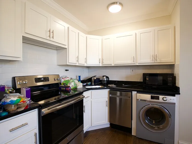 3345 N Marshfield Ave #203 — Photo 4