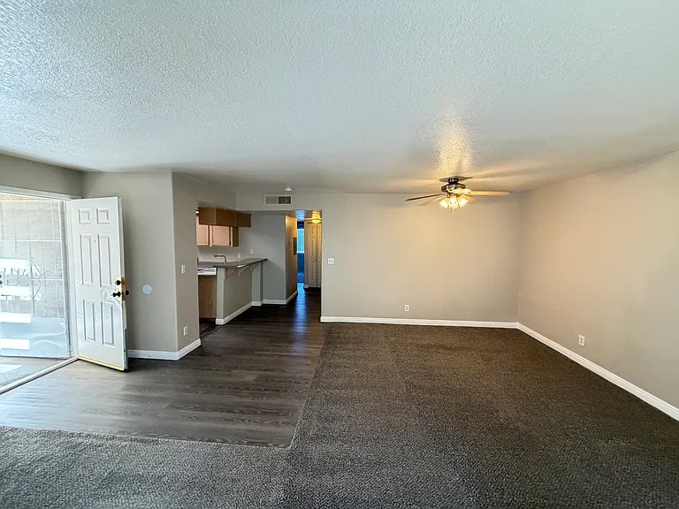 960 N Sloan Ln #104 — Photo 7