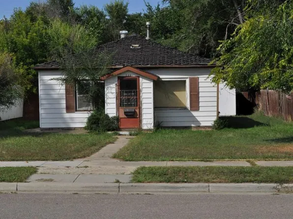 646 S 7th St SE, Medicine Hat, AB T1A 1K4