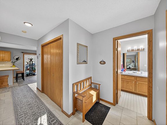 3rd image of 1401 36th St SW