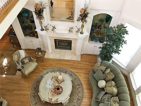 3rd image of 1001 Ashlawn Dr