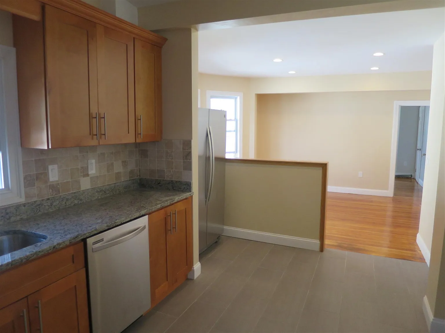 4 bed, $4,000 — Photo 4