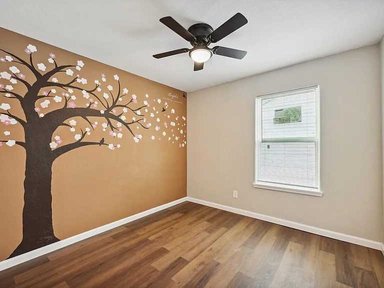 317 Redwood St — Photo 25
