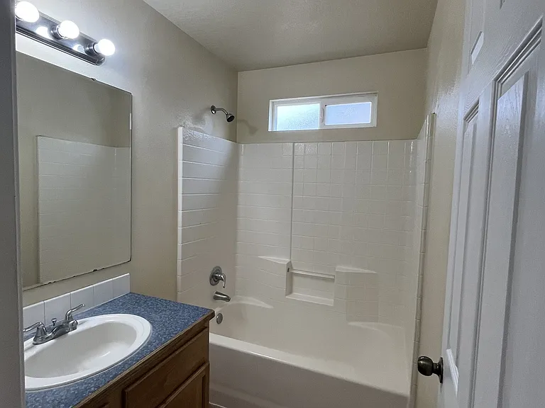 14320 Tara St — Photo 13