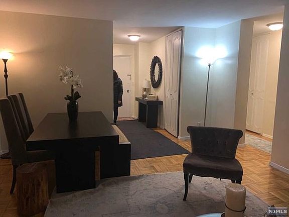 2nd image of 2100 Linwood Ave #10