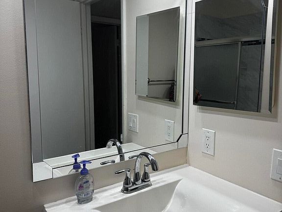 5th image of 478 Flanders J #478