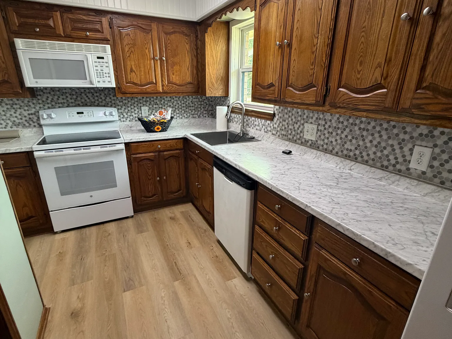 3 bed, 1313 sqft, $1,700 — Photo 2