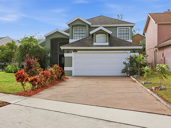 2nd image of 1077 Summer Lakes Dr