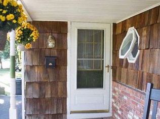 39 Cinderella Ln, East Setauket, NY 11733