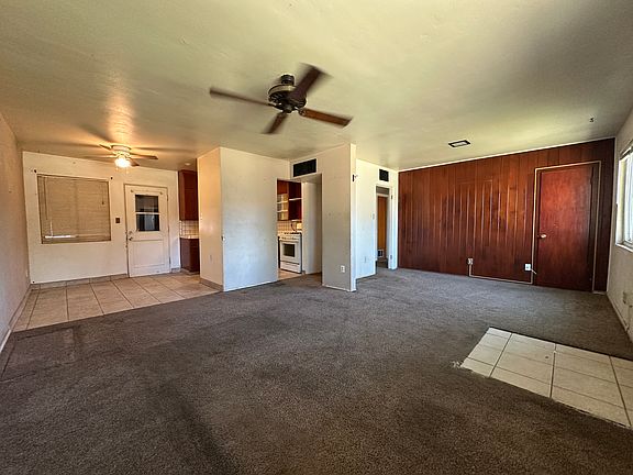 3rd image of 612 E Laurel Dr