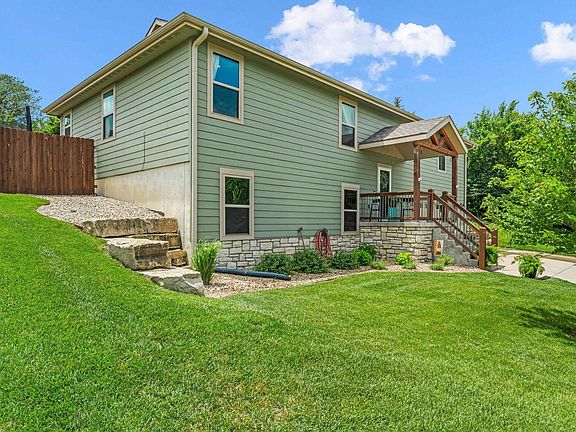 4th image of 405 Highland Pointe Dr