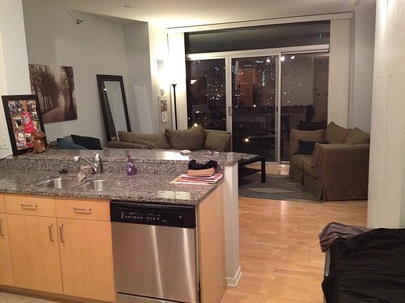 3rd image of 1546 N Orleans St APT 809