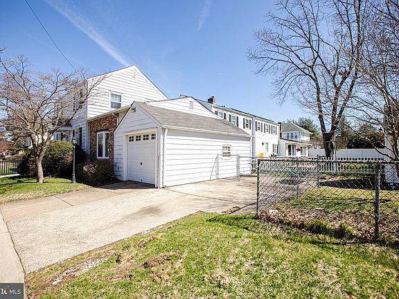 2nd image of 3101 Nottingham Way