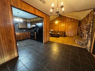 301 Cottonwood Blvd, Bridge City, TX 77611